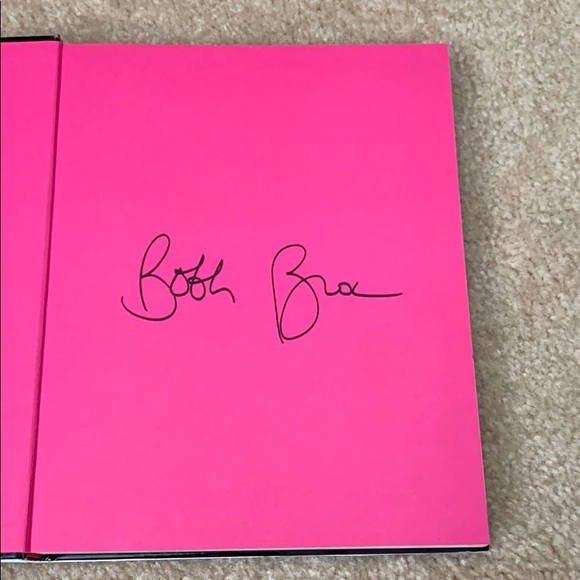 Autographed Bobbi brown pretty powerful book - Picture 2 of 3